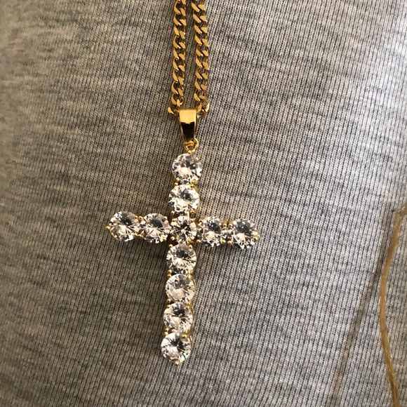 Accessories - Cross necklace